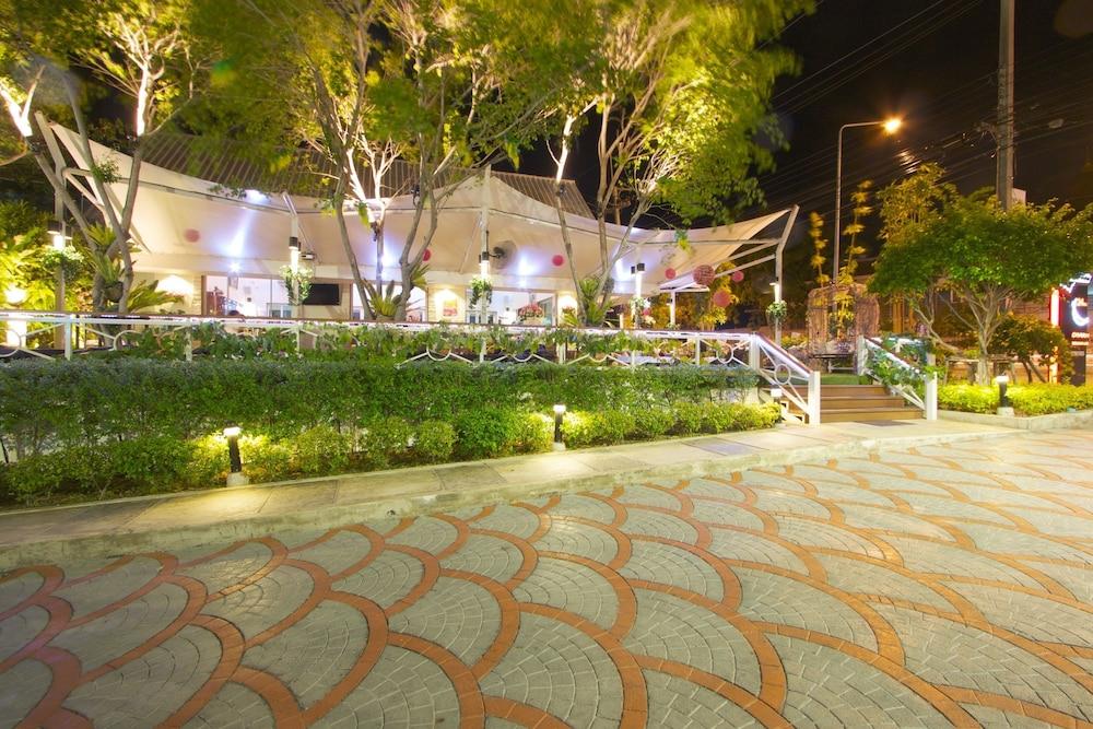 Charn Residence Bangsaen Εξωτερικό φωτογραφία