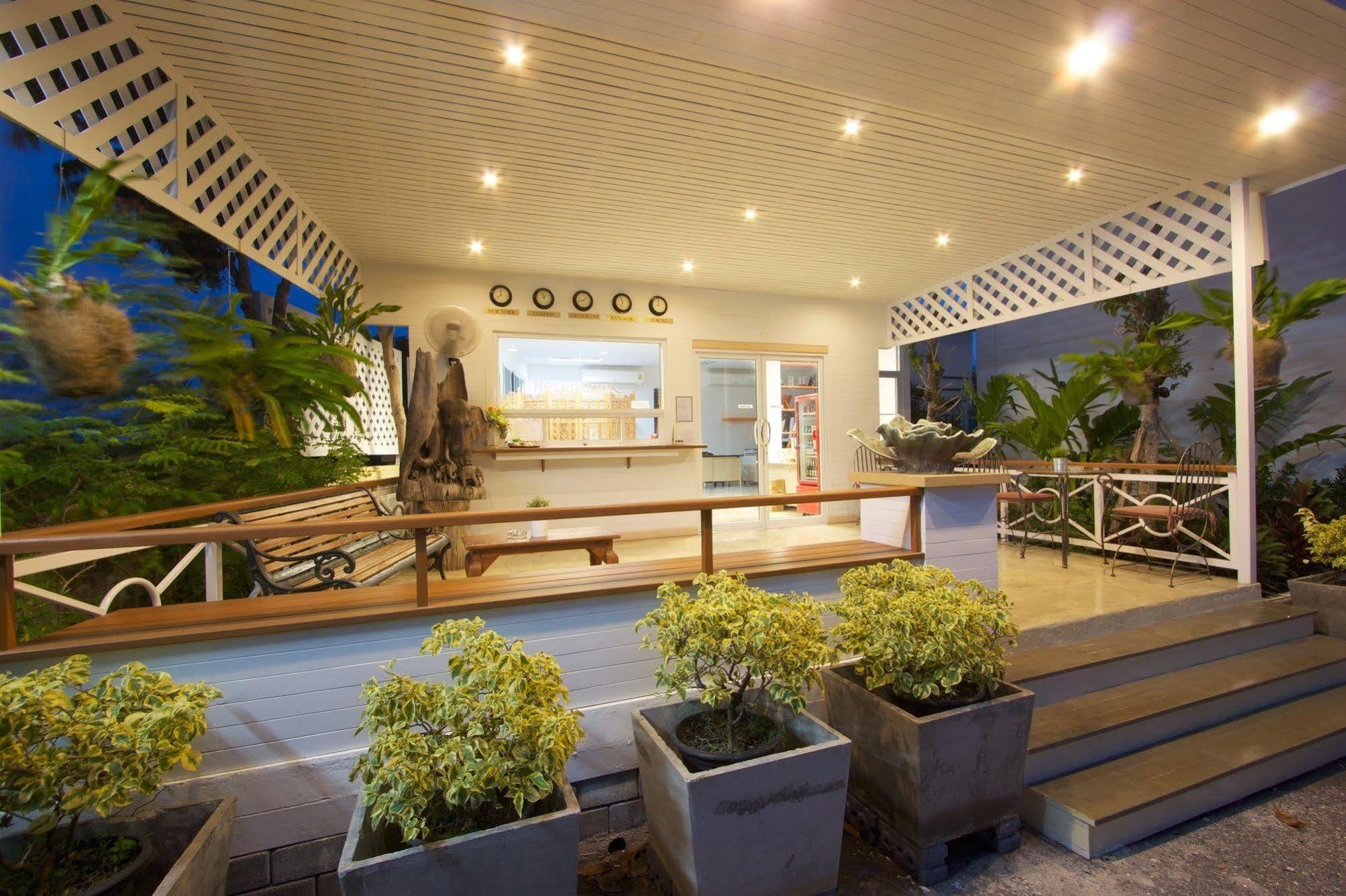 Charn Residence Bangsaen Εξωτερικό φωτογραφία
