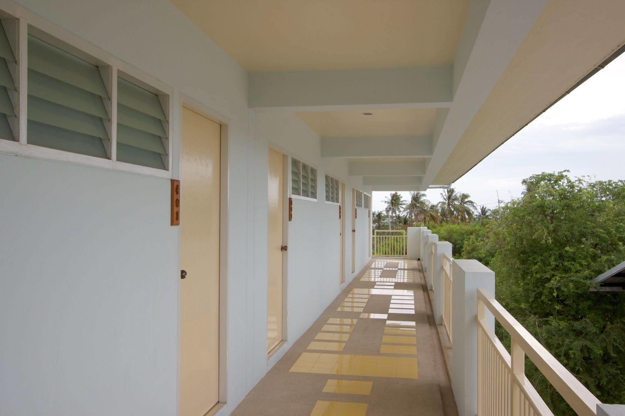Charn Residence Bangsaen Εξωτερικό φωτογραφία