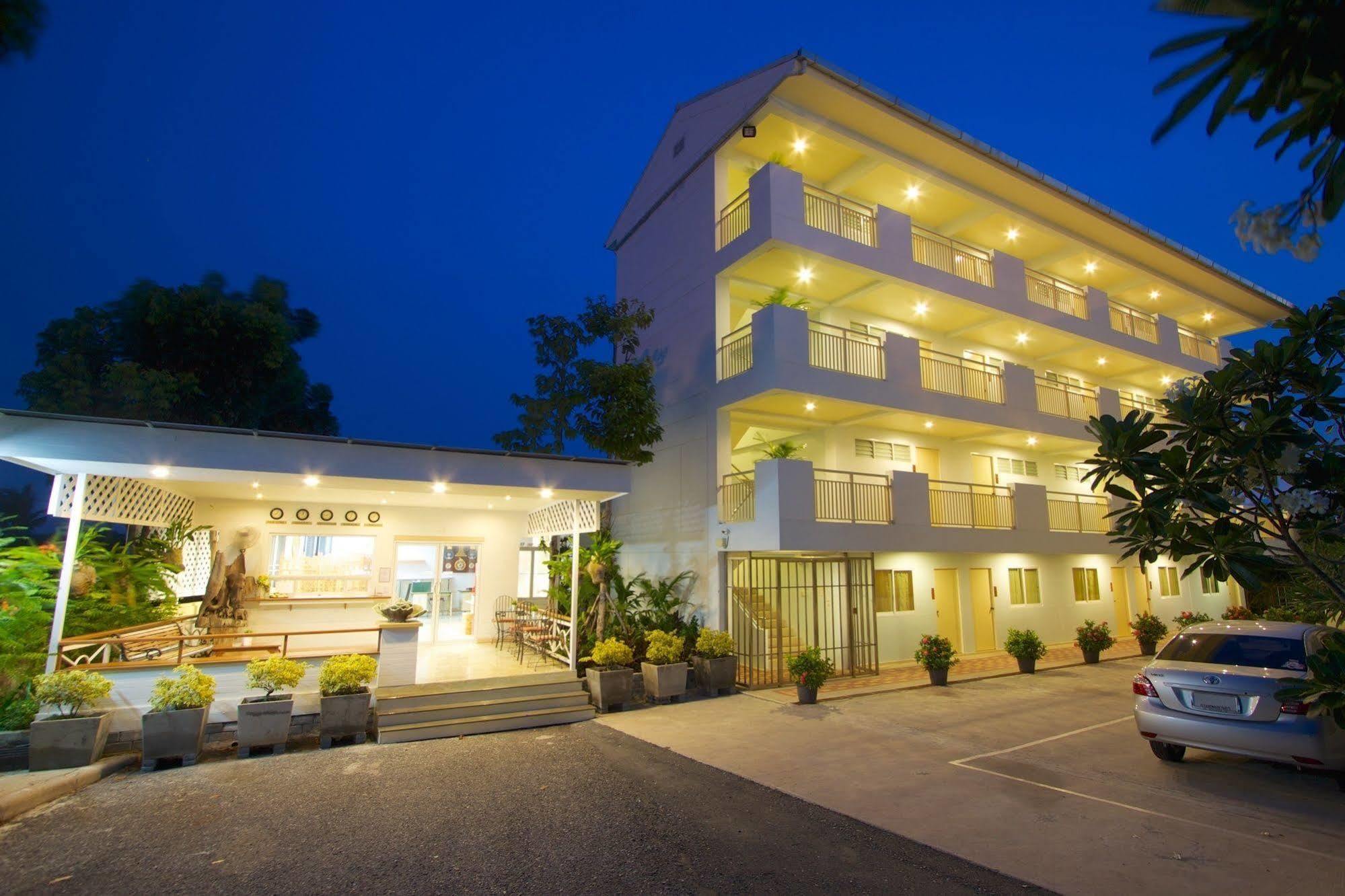 Charn Residence Bangsaen Εξωτερικό φωτογραφία